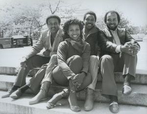 Gladys Knight and the Pips 1983, NY.jpg